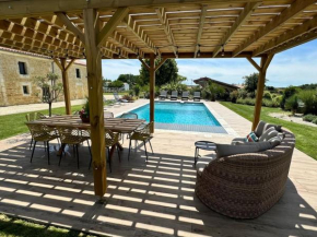 Luxury 1 bed house with shared pool